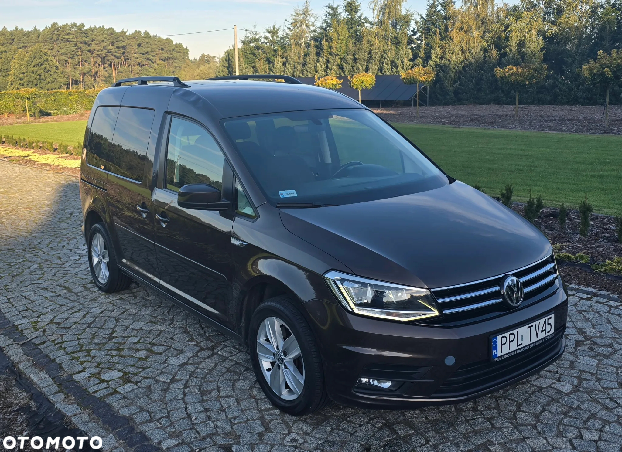 Volkswagen Caddy 2.0 TDI Comfortline DSG - 2