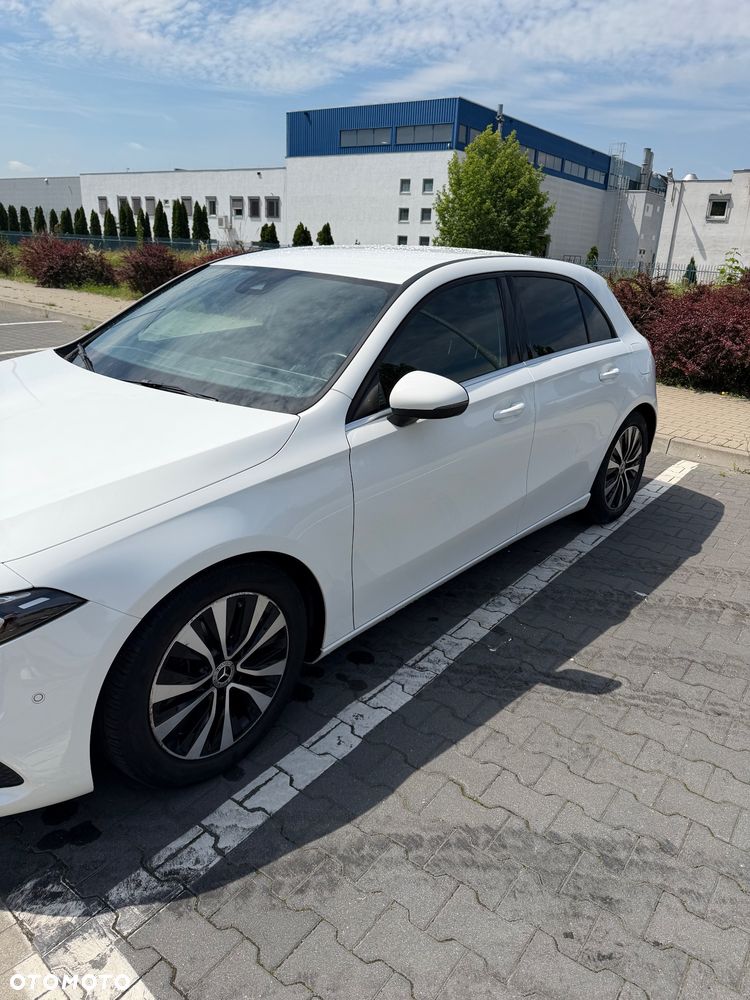 Mercedes-Benz Klasa A 200 AMG Line 7G-DCT - 3