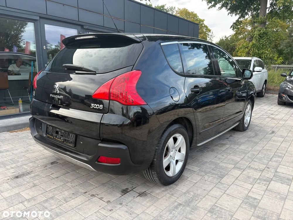 Peugeot 3008 Hybrid4 - 5