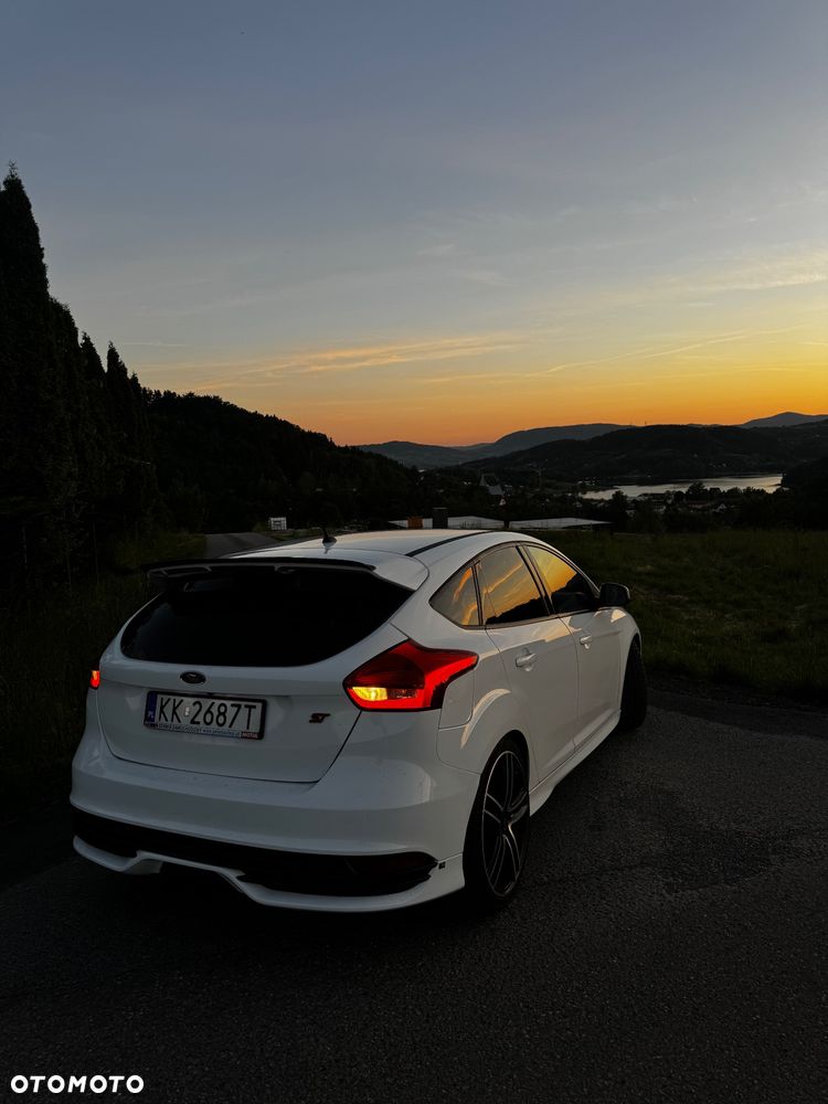 Ford Focus 2.0 EcoBoost ST - 3