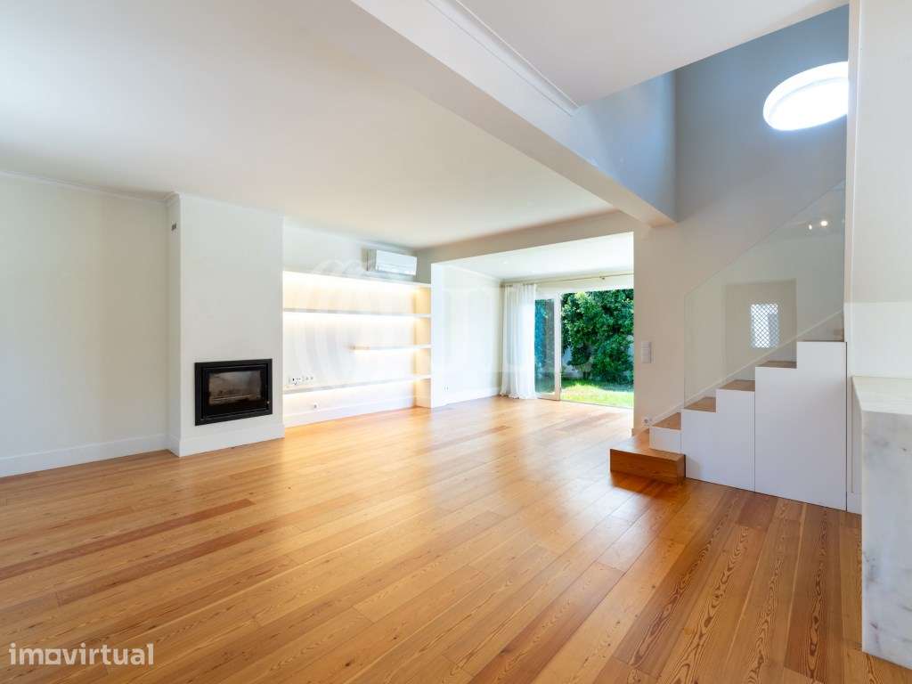 Moradia T4 reabilitada com jardim e piscina, em Areia, Cascais - Grande imagem: 4/34