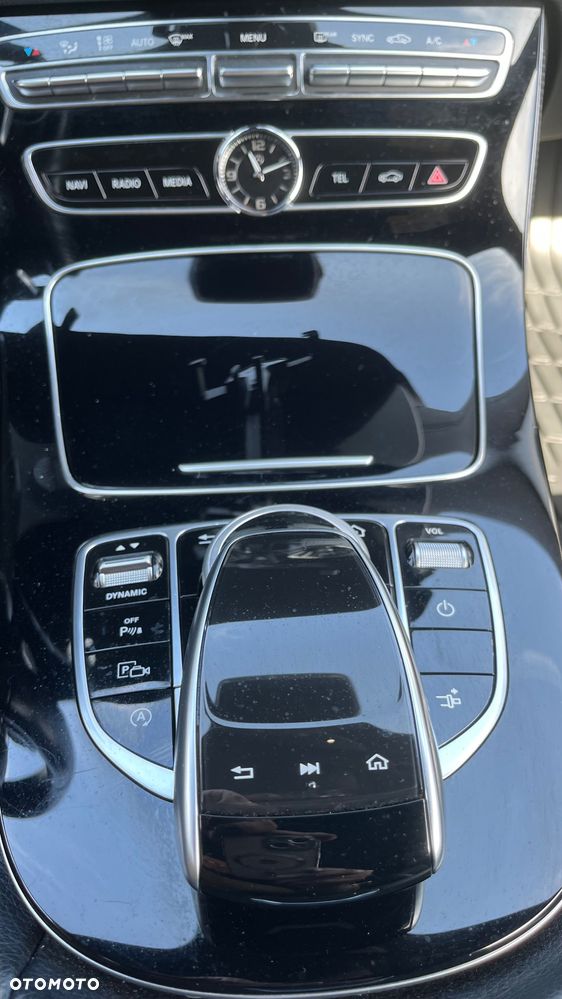 Mercedes-Benz Klasa E 300 d 9G-TRONIC - 29