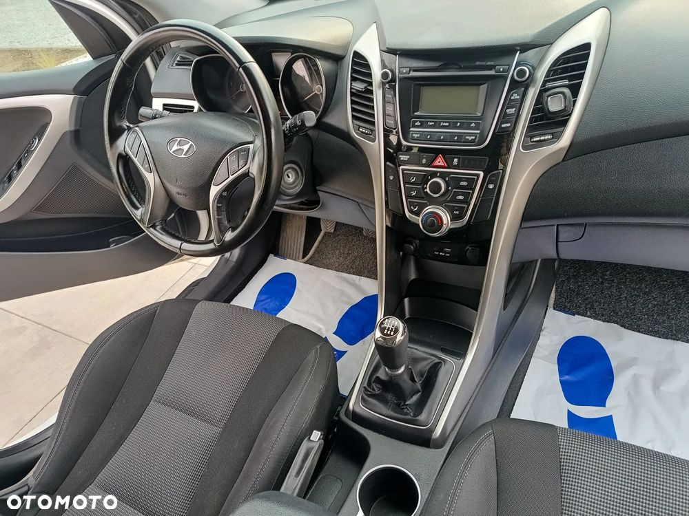 Hyundai i30 blue 1.6 CRDi Style - 25