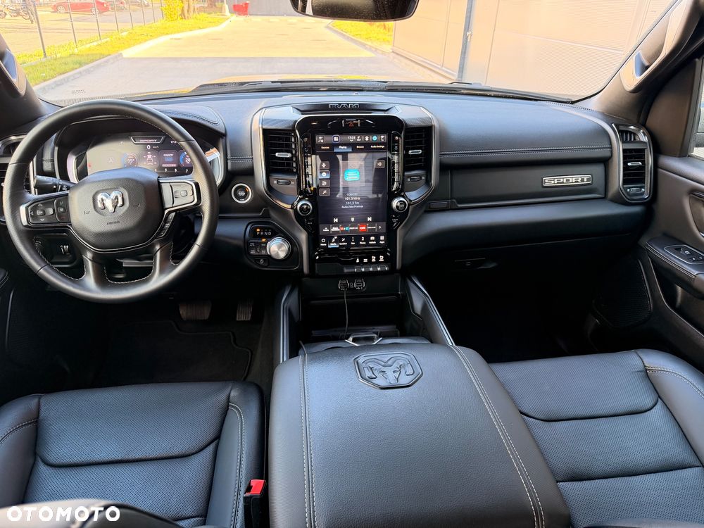 RAM 1500 Crew Cab Sport - 24