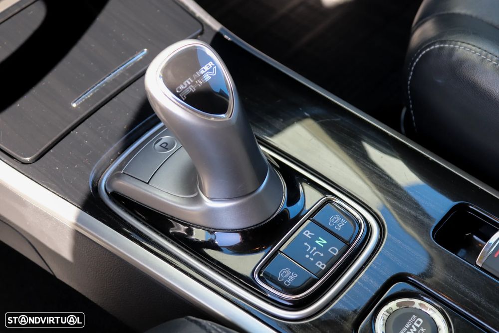 Mitsubishi Outlander - 25