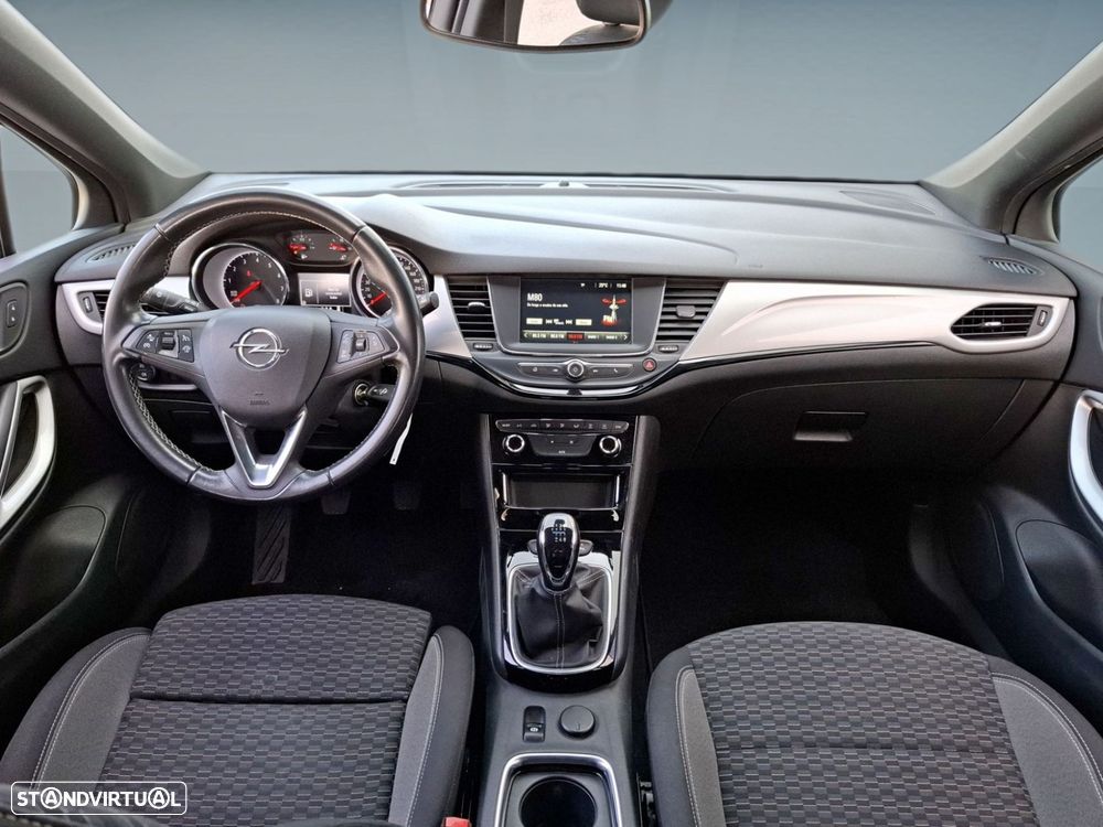 Opel Astra 1.2 T Design & Tech S/S - 10