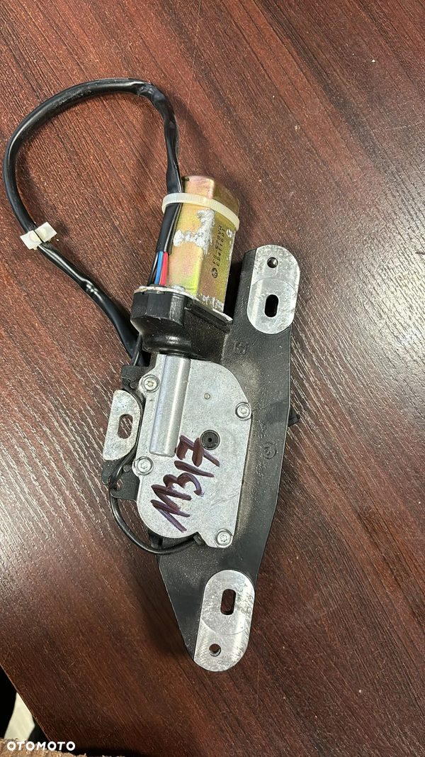 zamek  klapy bagażnika rygiel DOCIĄG BMW E39 8362371    (113/7)