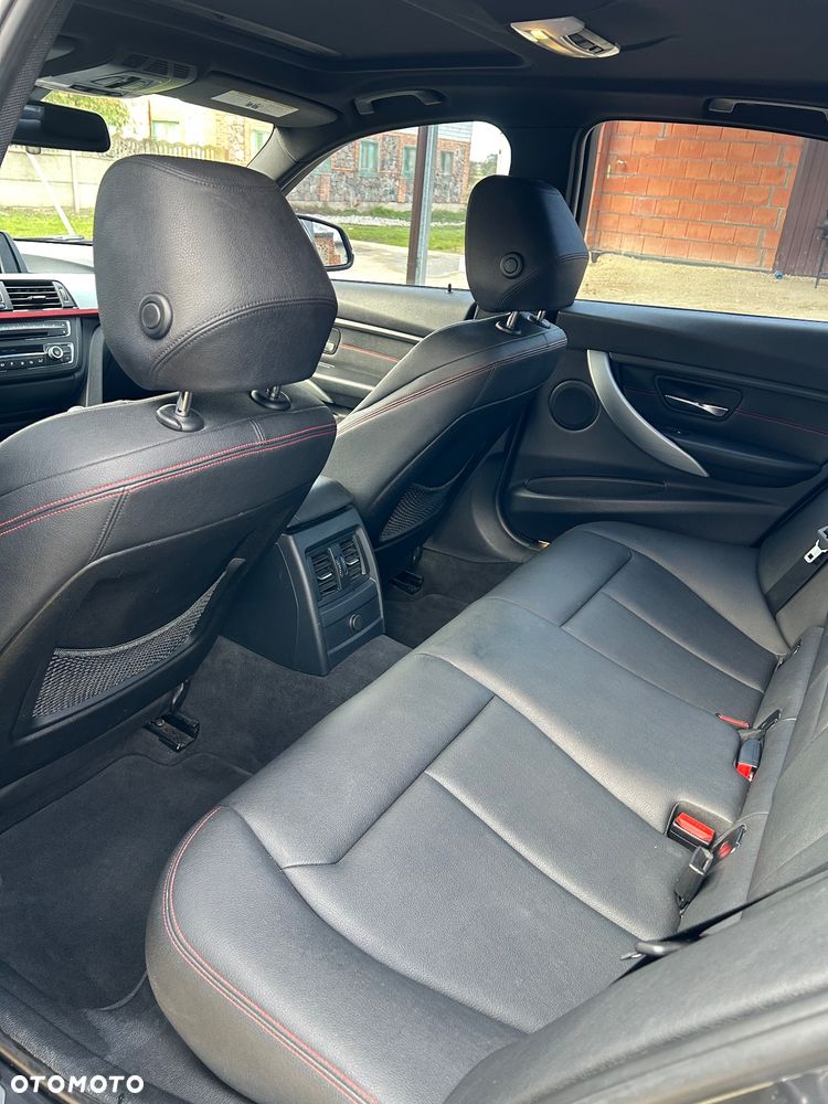 BMW Seria 3 335i - 13