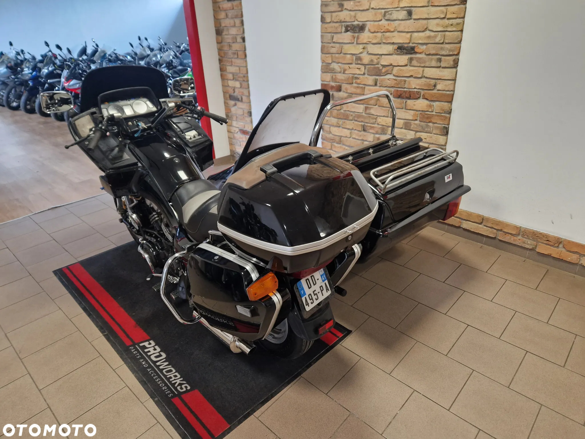 Yamaha XVZ - 10