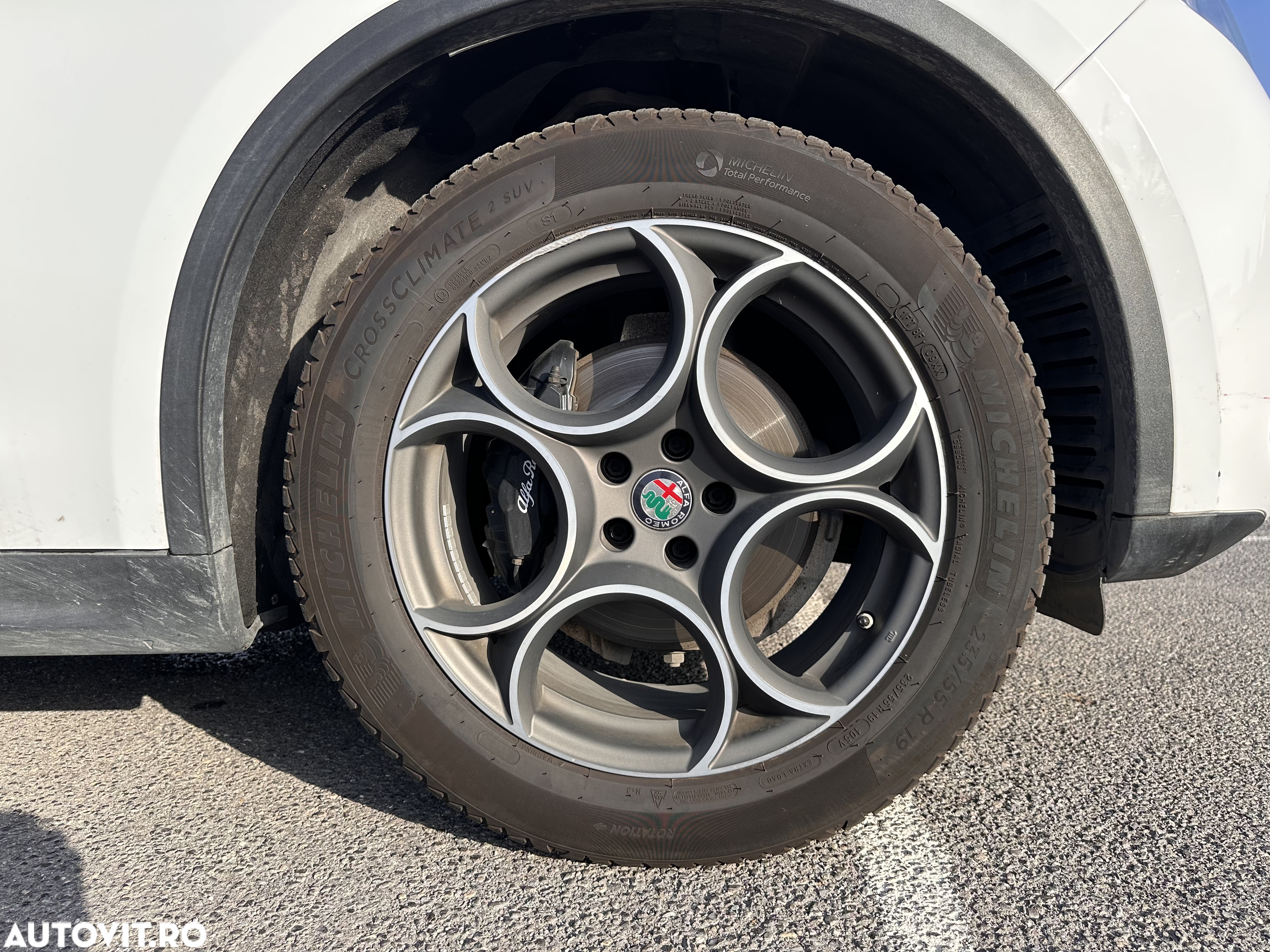 Alfa Romeo Stelvio 2.0 Turbo 16V AT8-Q4 Veloce Ti - 15