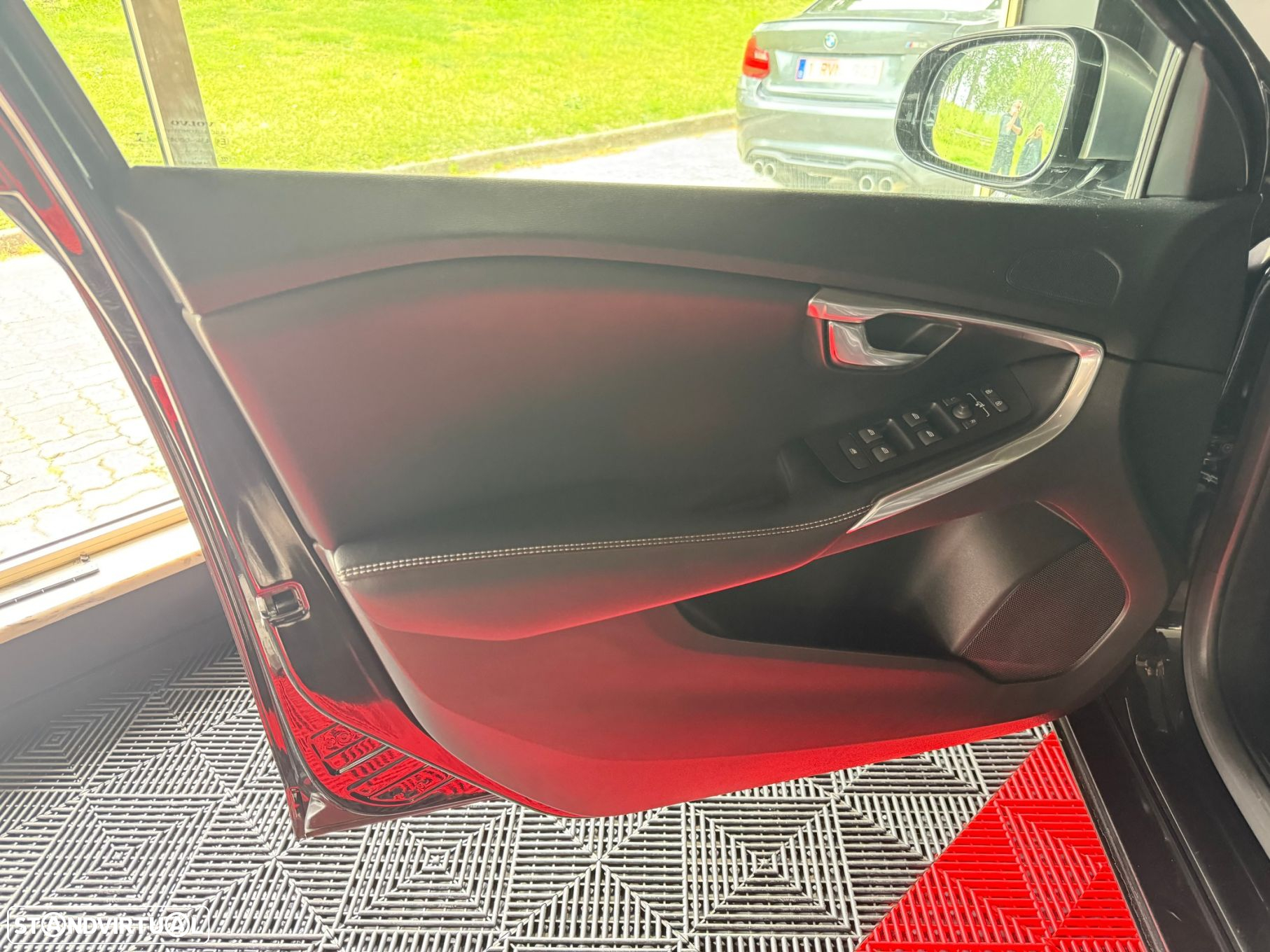 Volvo V40 1.6 D2 R-Design - 12