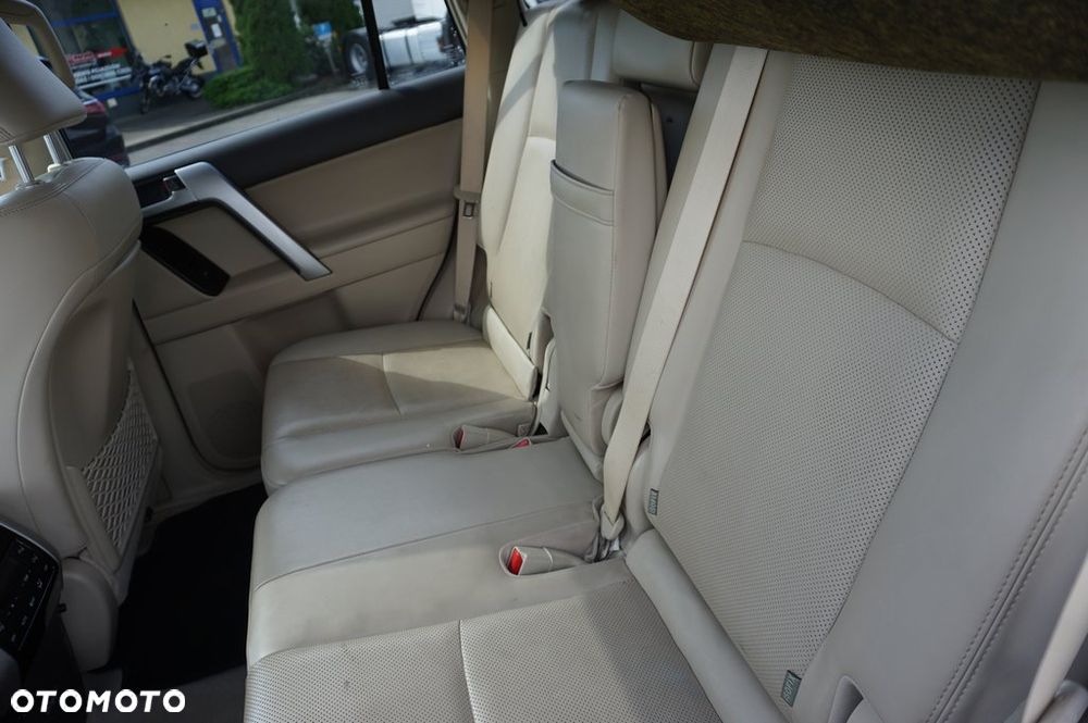 Toyota Land Cruiser - 21
