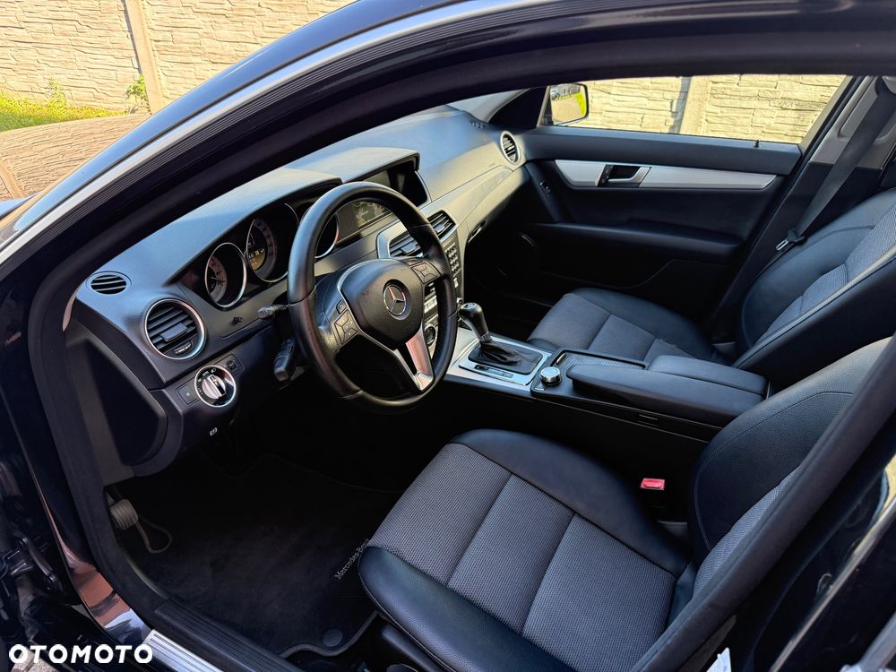 Mercedes-Benz Klasa C 220 CDI 7G-TRONIC Avantgarde Edition - 22