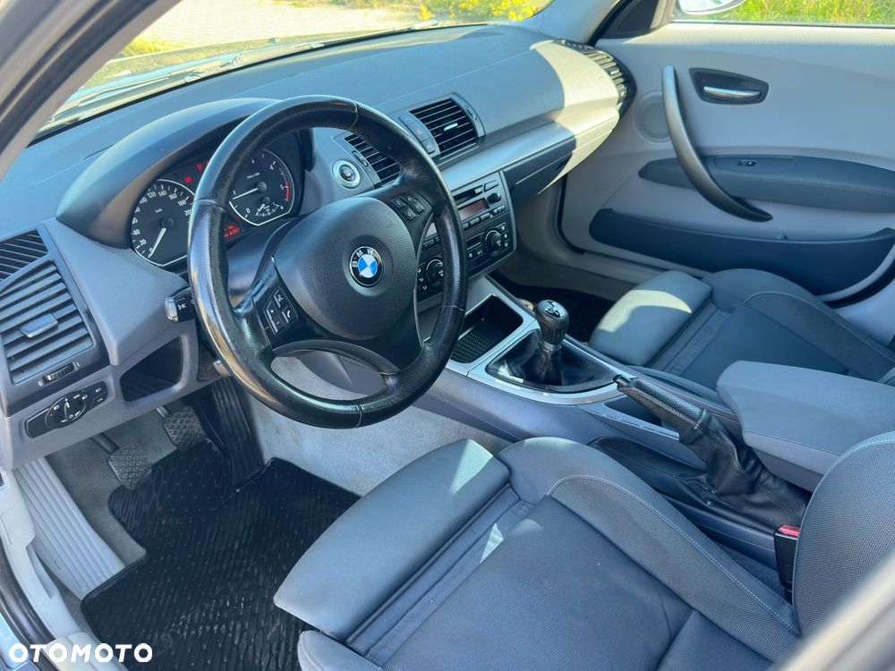 BMW Seria 1 118d DPF - 13