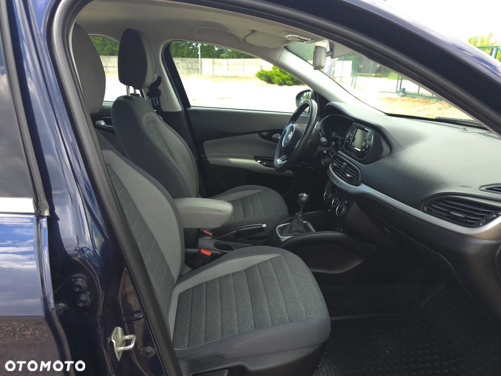 Fiat Tipo 1.6 MultiJet 16v Lounge - 16