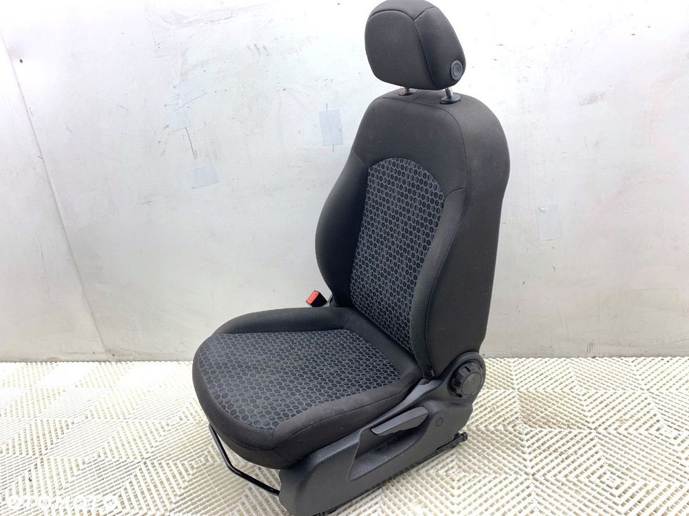 FOTEL LEWY PRZÓD  OPEL CORSA E (X15) 2014 - 2022 1.4 (08, 68) 66 kW [90 KM] benzyna 2014 - 2022 - 4