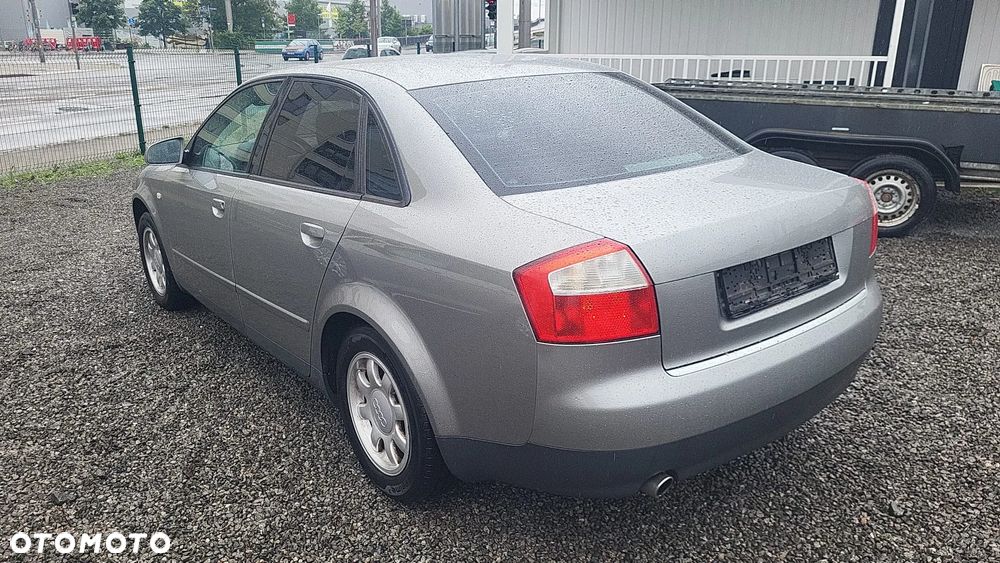 Audi A4 Limousine - 9