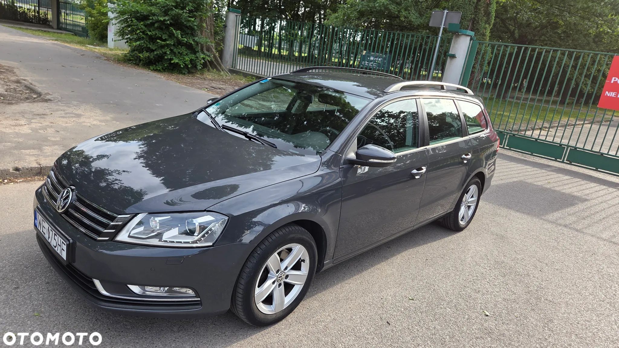Volkswagen Passat - 1