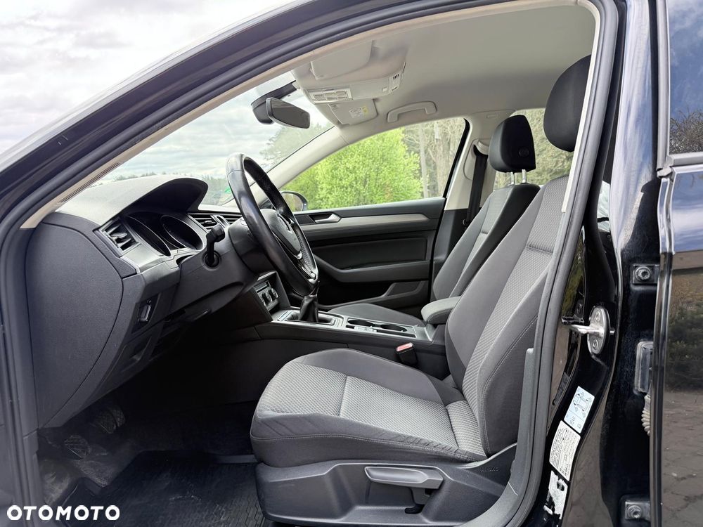 Volkswagen Passat - 8
