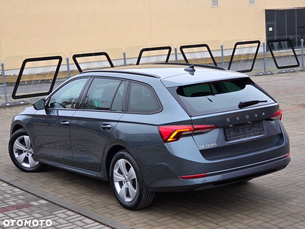 Skoda Octavia 2.0 TDI DSG Edition - 12