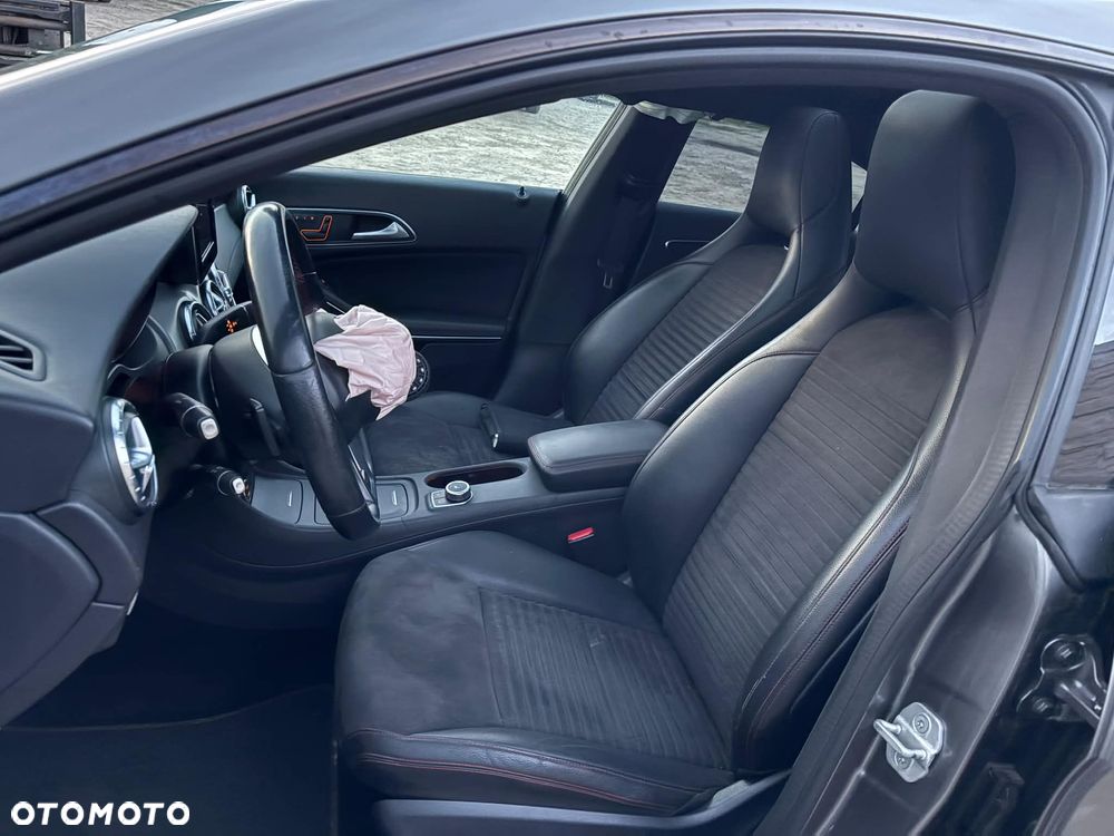 Mercedes-Benz CLA 220 d 7G-DCT AMG Line - 11