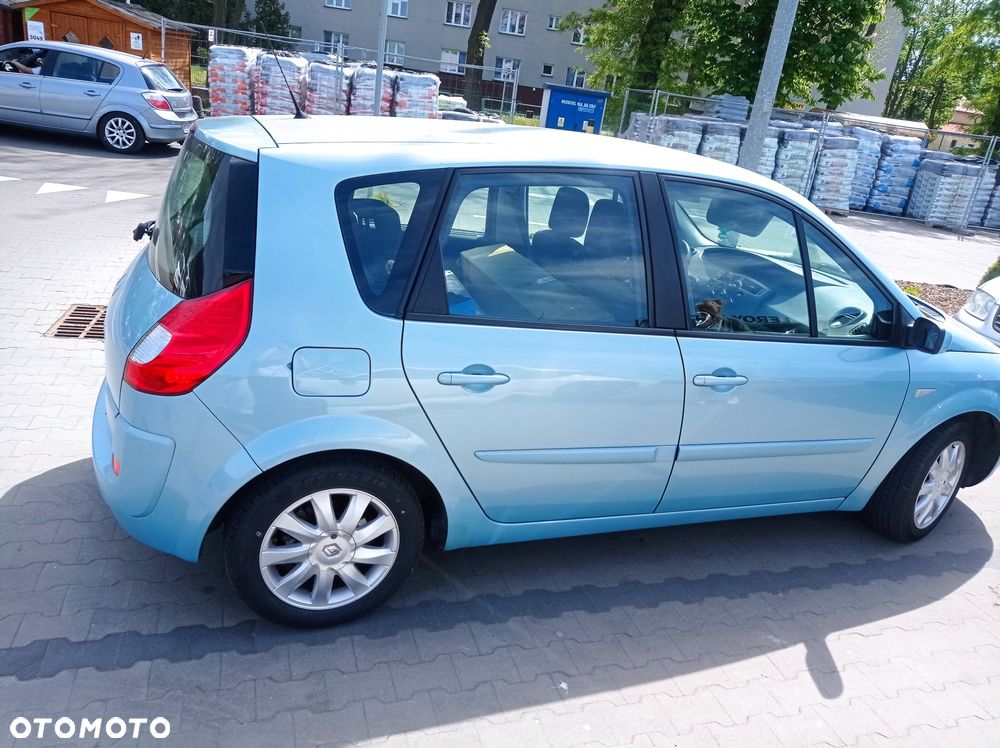 Renault Scenic 2.0 16V Privilege - 10