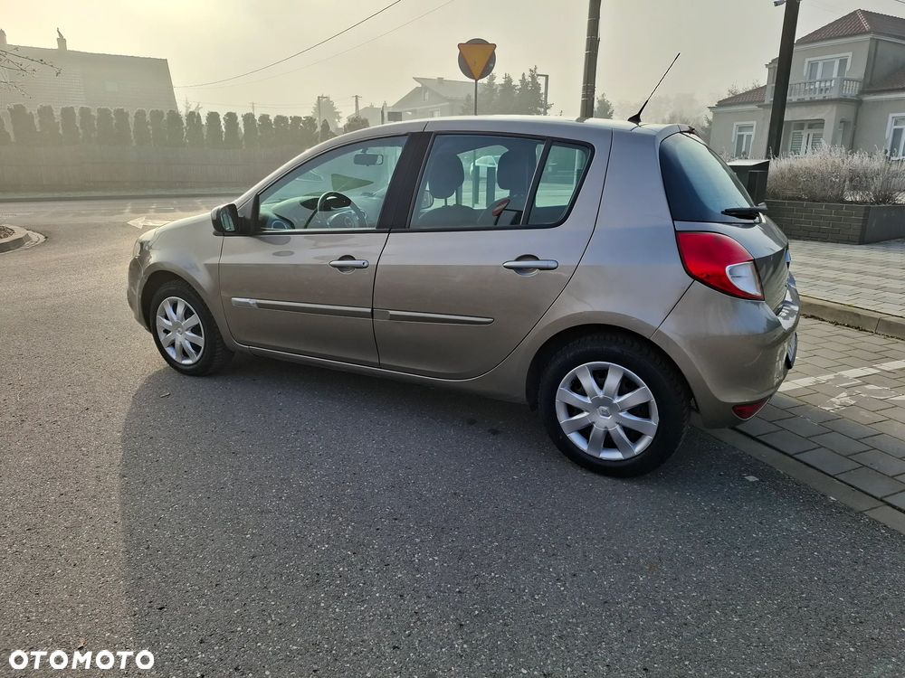 Renault Clio 1.2 16V Alize - 3