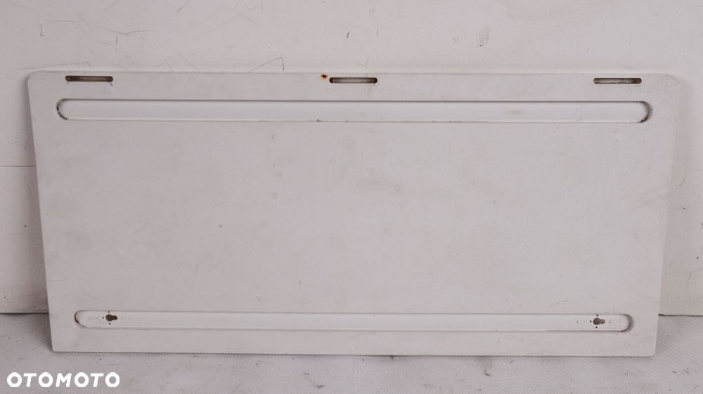 KAMPER PRZYCZEPA KEMPINGOWA ZAMKNIĘCIE KRATKI WENTYLACYJNEJ LODÓWKI  48 CM X 22,3 CM - 1