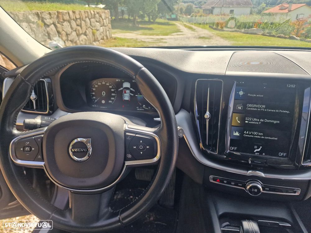 Volvo XC 60 2.0 T8 PHEV R-Design AWD - 15