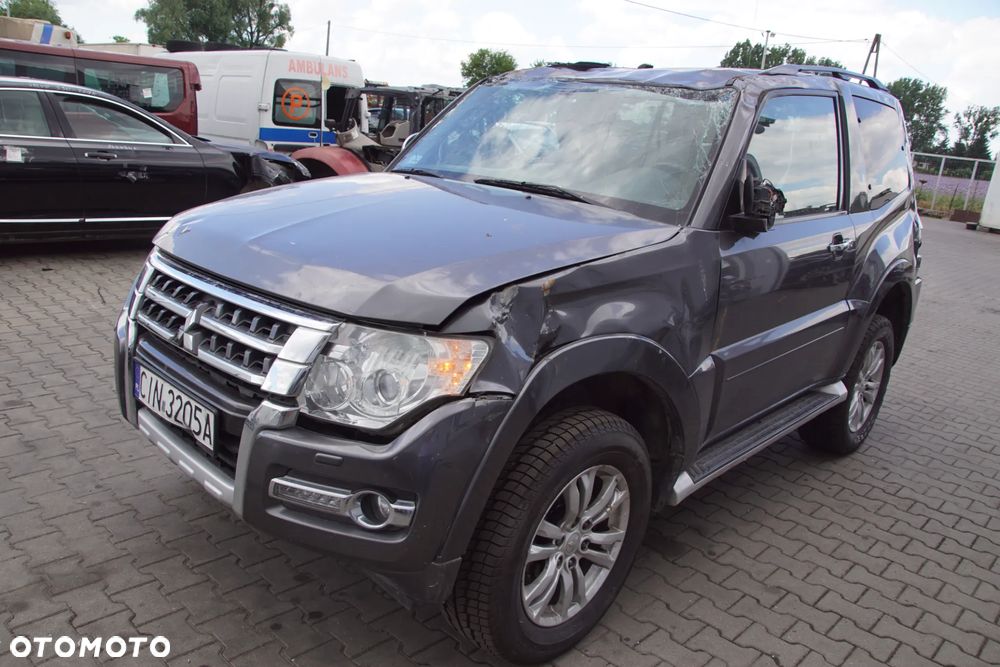 Auto na części 692106889 Mitsubishi Pajero IV 3.2 DID LIFT 4M41U 200KM 2014 krótki zderzak lampa felgi skrzynia silnik głowica deska amortyzator błotnik skrzynia wydech tłumik ćwiartka lampa klapa szyba tylna fotele - 7
