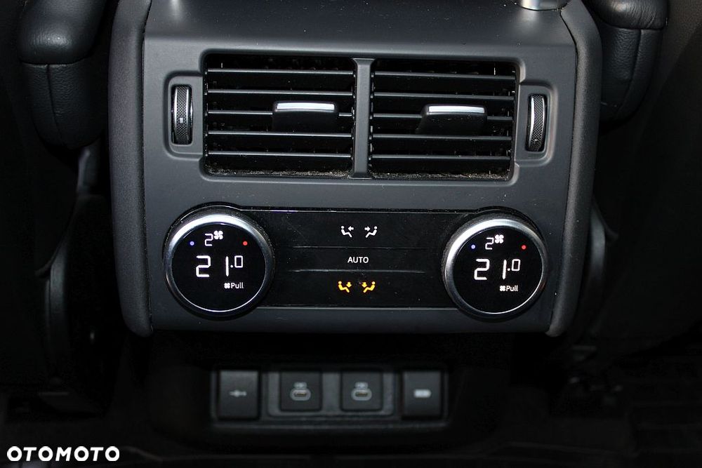 Land Rover Discovery 2.0 P300 R-Dynamic S - 31