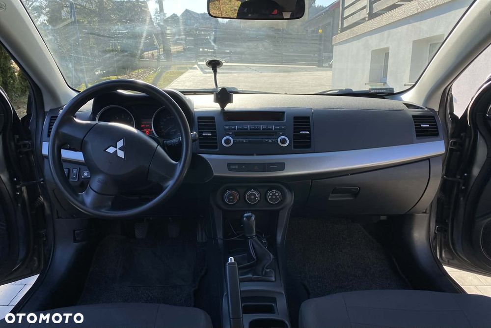 Mitsubishi Lancer 1.8 Inform LPG - 8