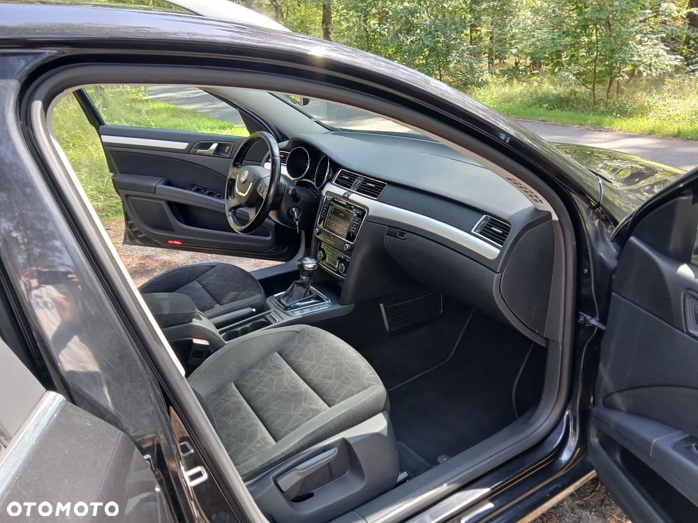 Skoda Superb 2.0 TDI 4x4 DSG FAMILY - 10