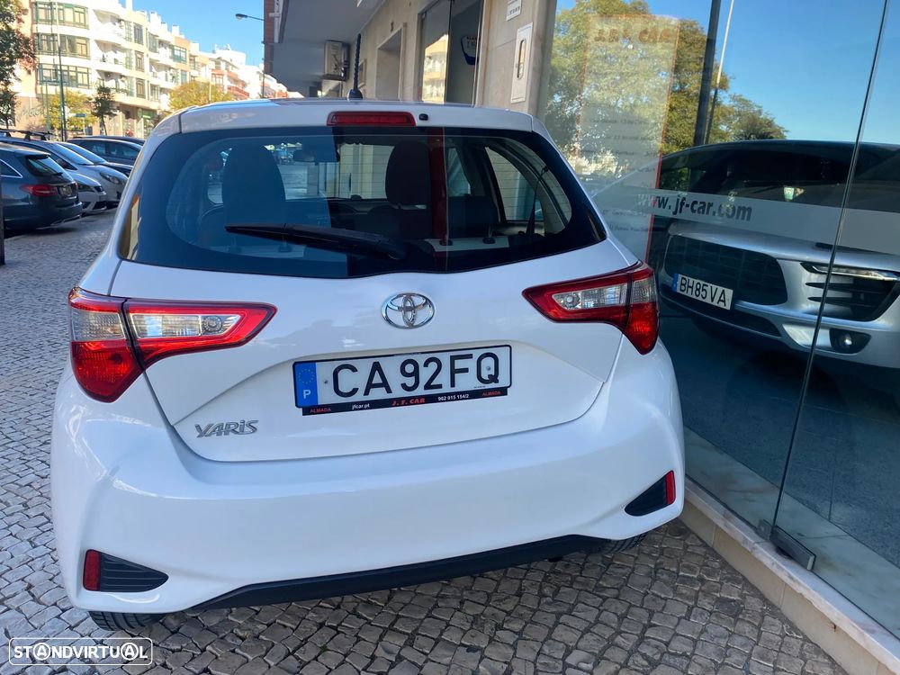 Toyota Yaris 1.0 VVT-i - 12
