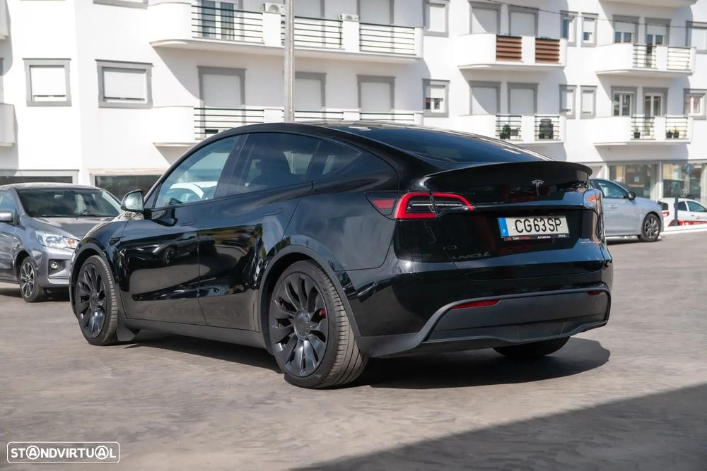 Tesla Model Y Performance Dual Motor AWD - 13