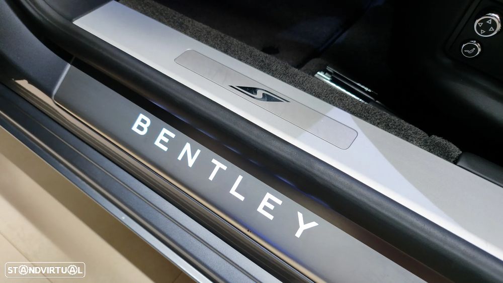 Bentley Flying Spur Hybrid S - 15