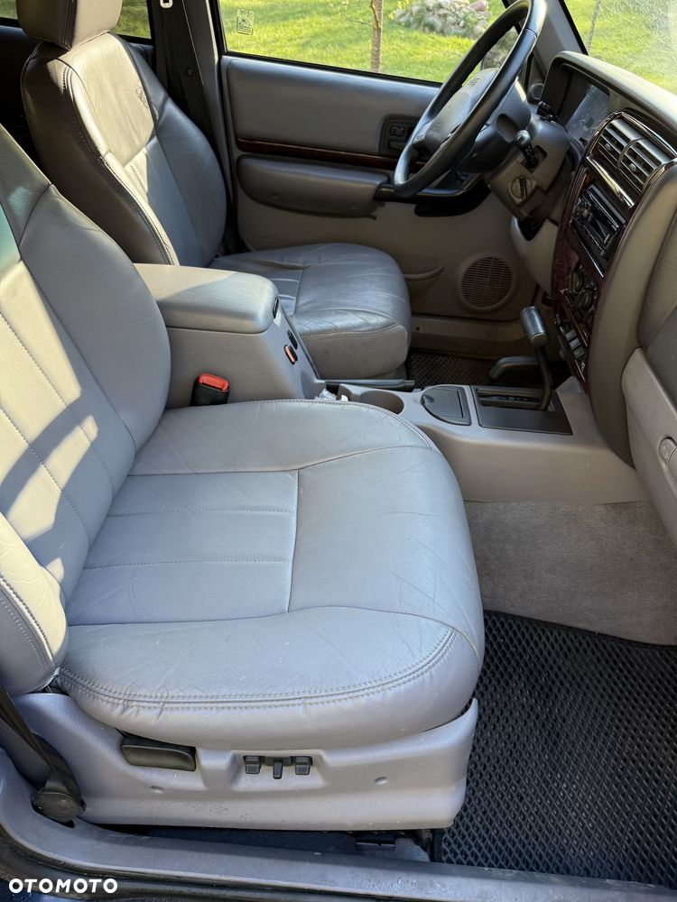 Jeep Cherokee - 25