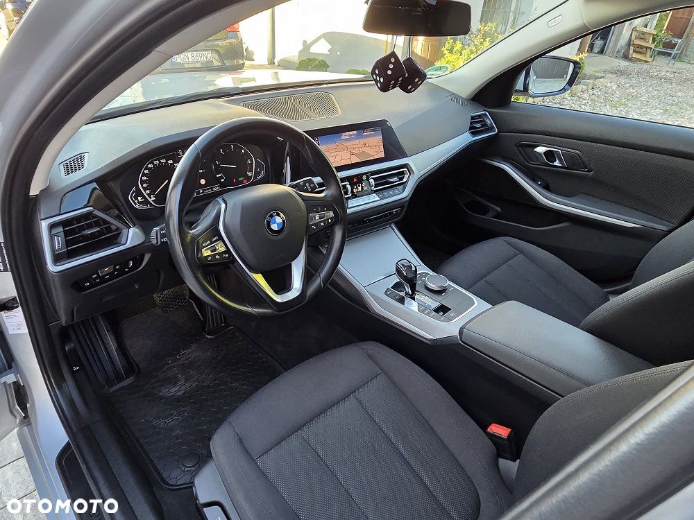 BMW Seria 3 318d MHEV Advantage - 14