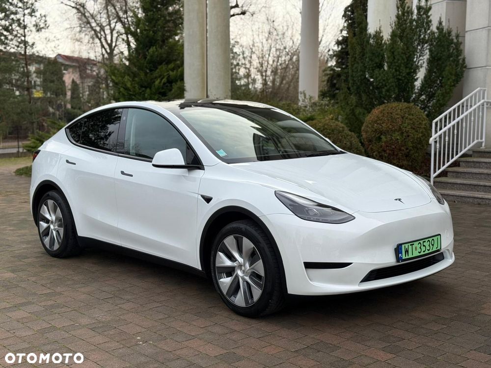 Tesla Y Standard - 1