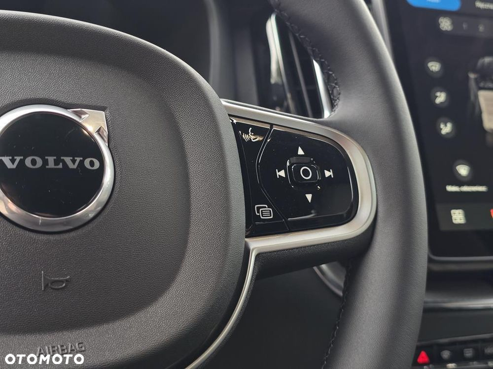Volvo XC 60 B5 B AWD Plus Bright - 16