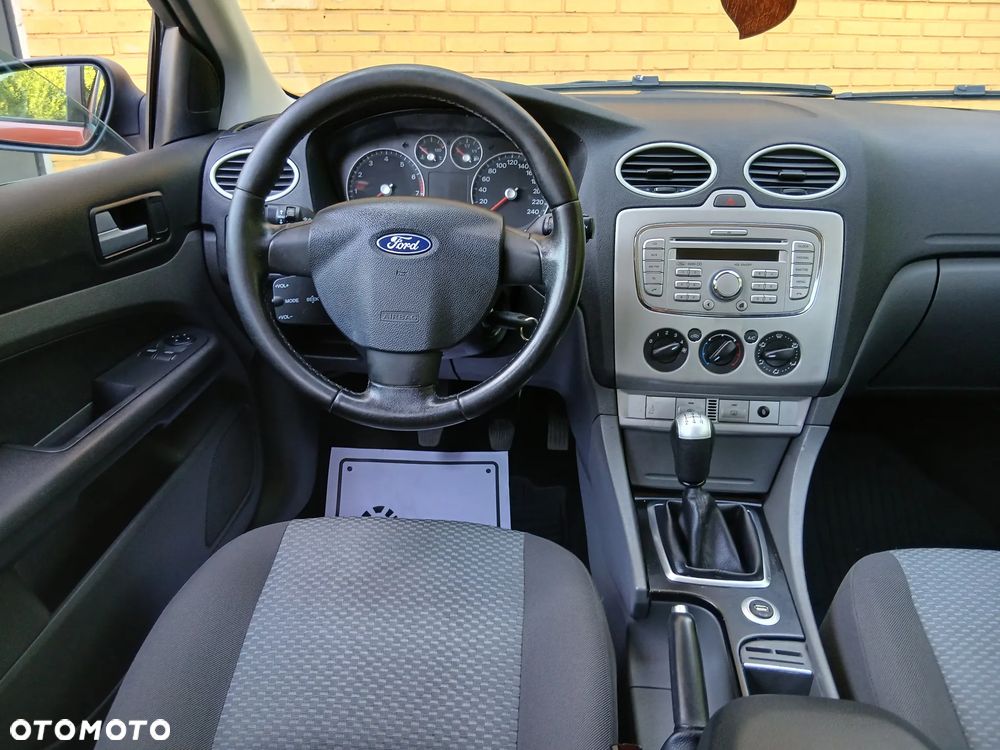 Ford Focus 1.6 Ambiente - 9