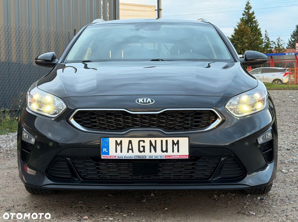 Kia Ceed 1.6 CRDi 136 ISG Dream-Team Edition - 25