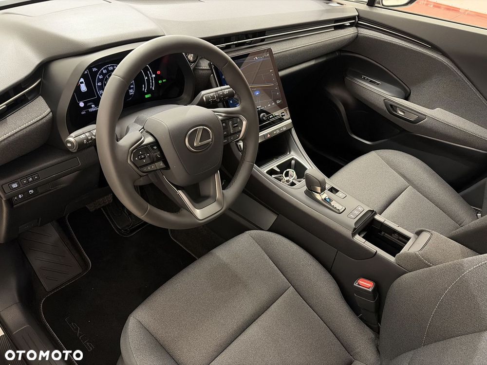 Lexus LBX 1.5 Hybrid - 11