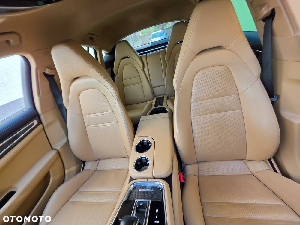 Porsche Panamera 4S - 15