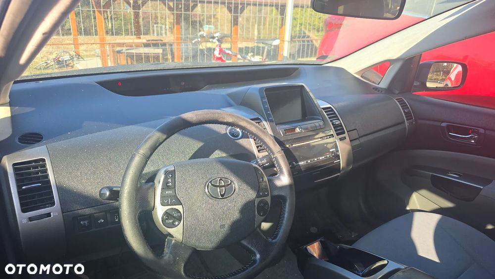 Toyota Prius 1.5 VVT-i Sol - 8