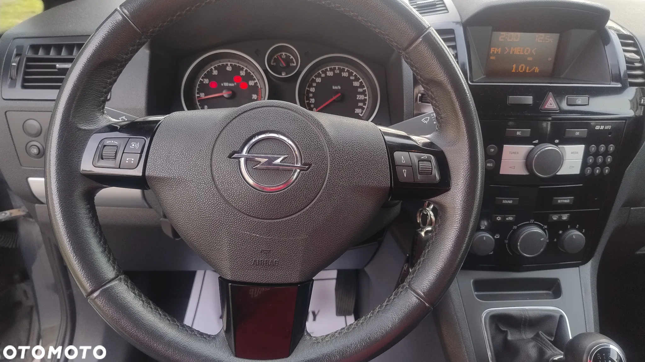Opel Zafira 1.8 Cosmo - 28