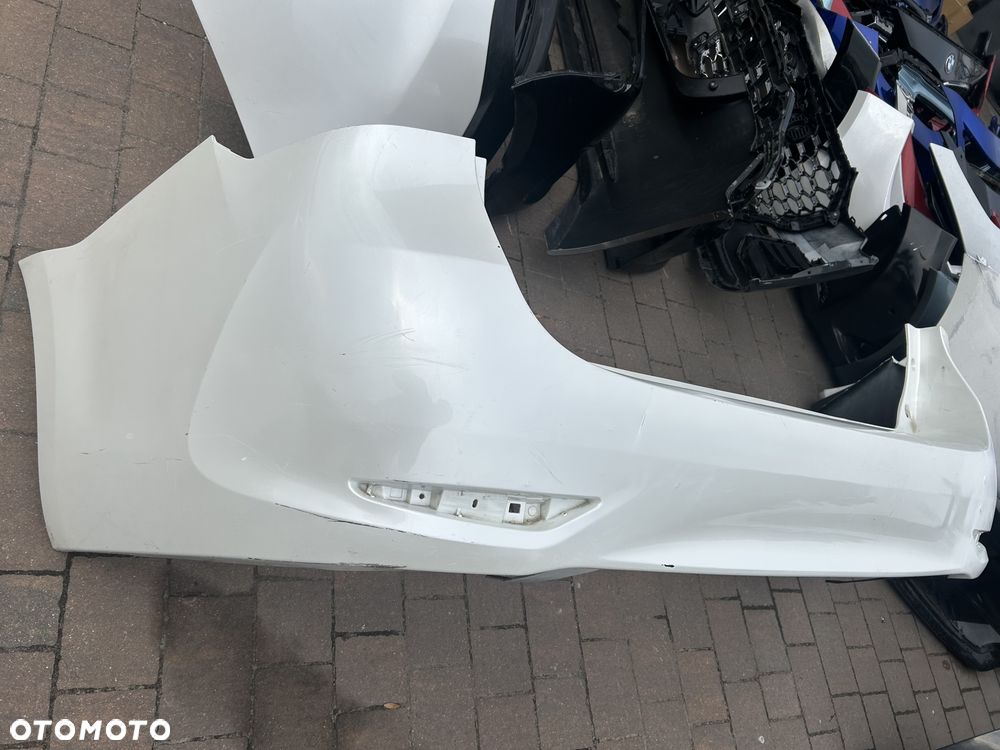 AVENSIS T27 LIFT KOMBI ZDERZAK TYL 070 PERLA ORG - 1