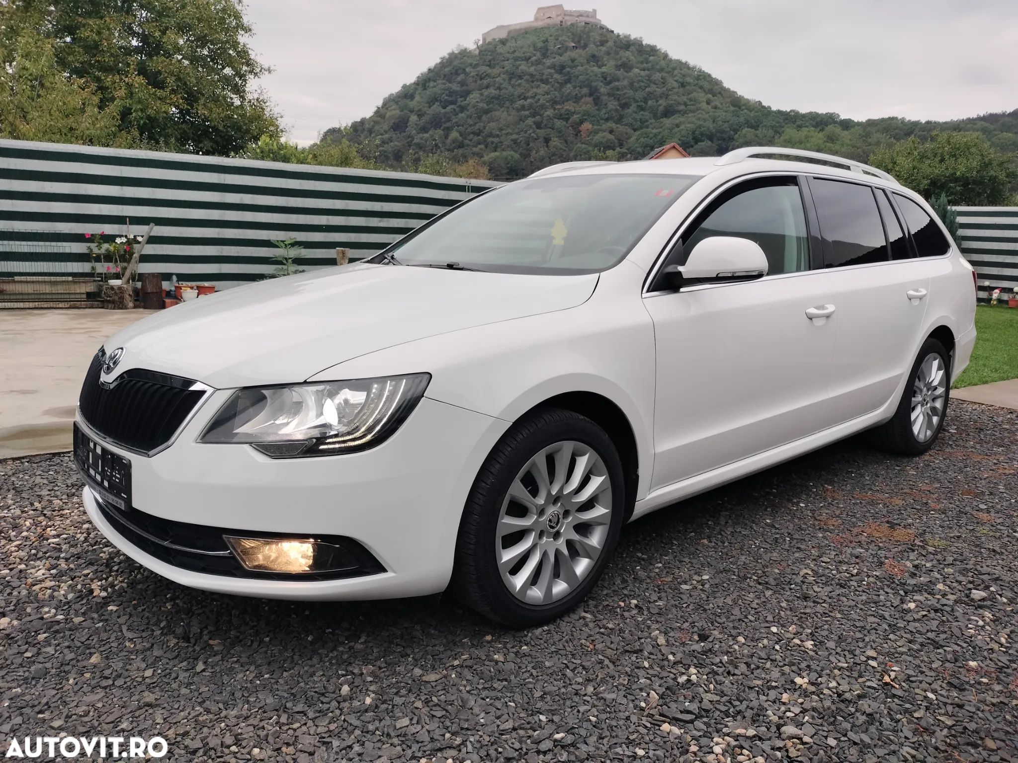 Skoda Superb 2.0 TDI DSG FAMILY - 1