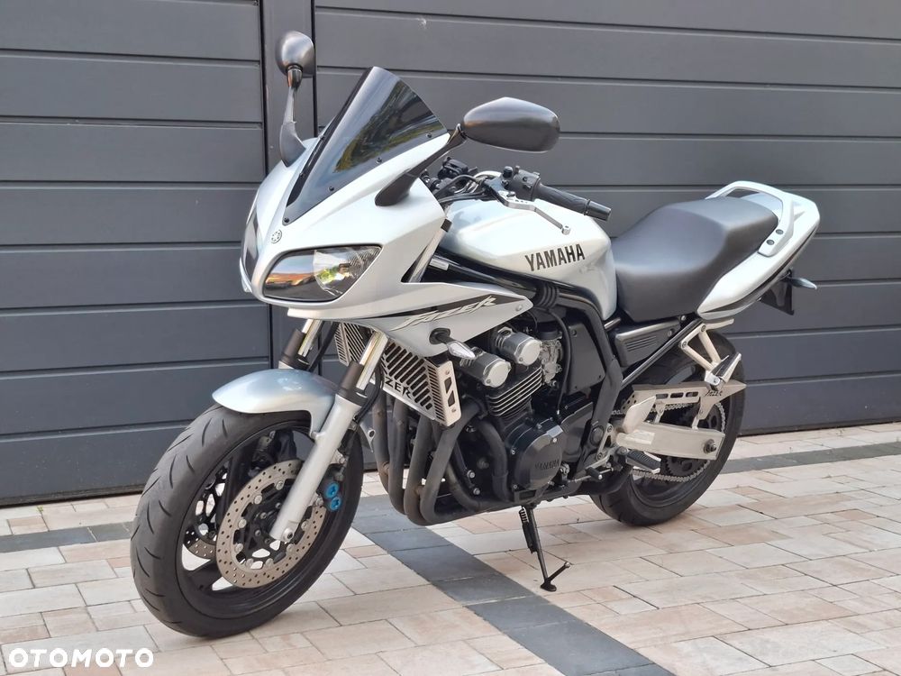 Yamaha FZS - 3
