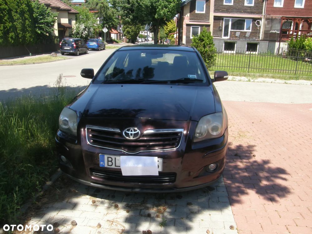 Toyota Avensis 2.0 VVT-i Executive - 1